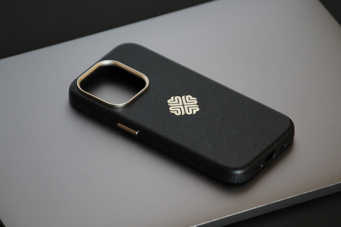 Ostrich Black | MagSafe Premium Leather Luxury iPhone Cover