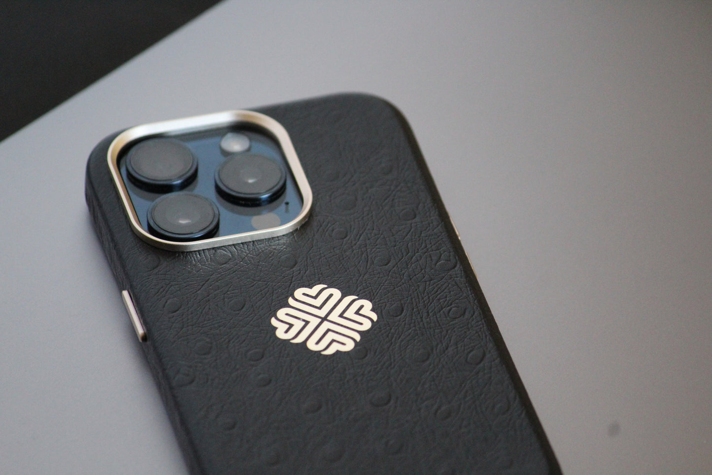 Ostrich Black | MagSafe Premium Leather Luxury iPhone Cover