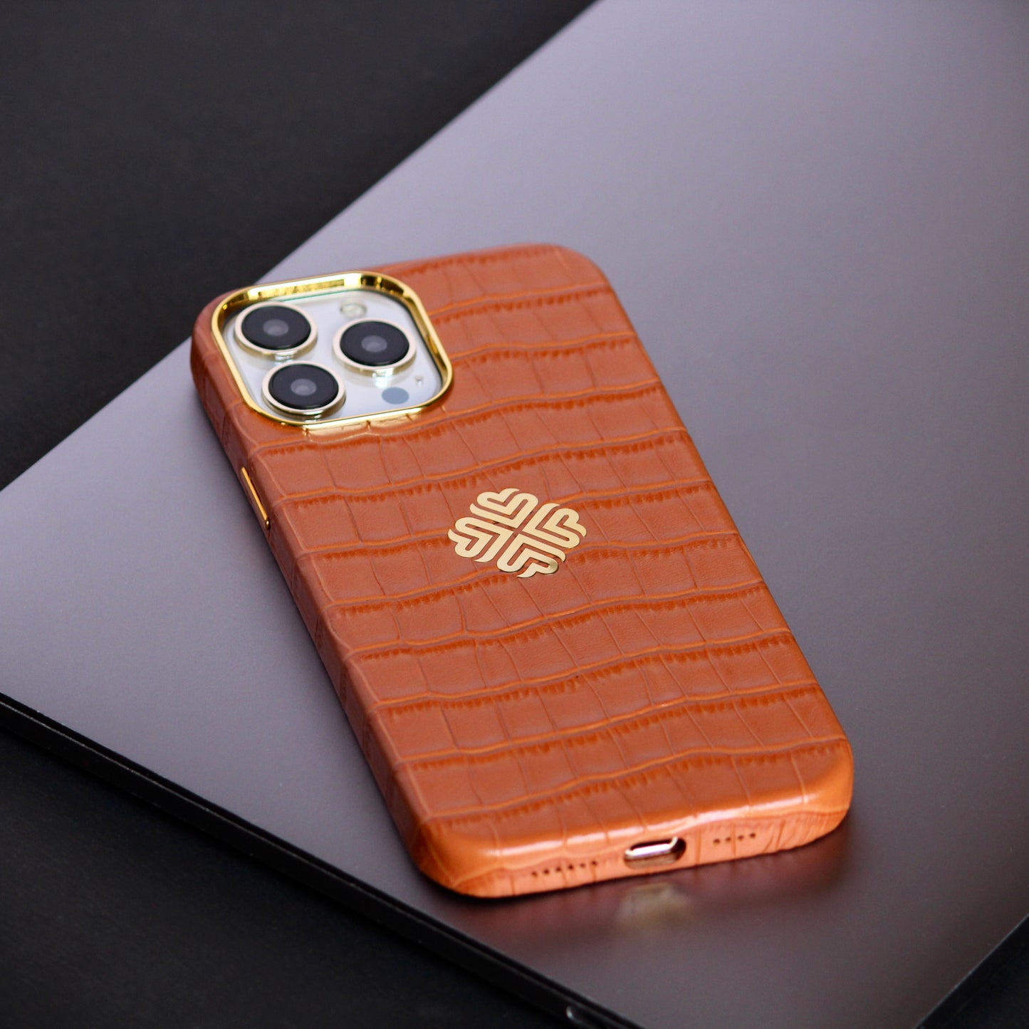 Saddle Brown Magsafe apple Cover