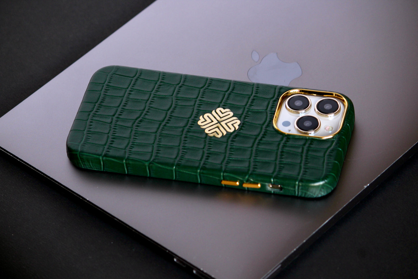 Premium Leather iphone Cover by Reldior