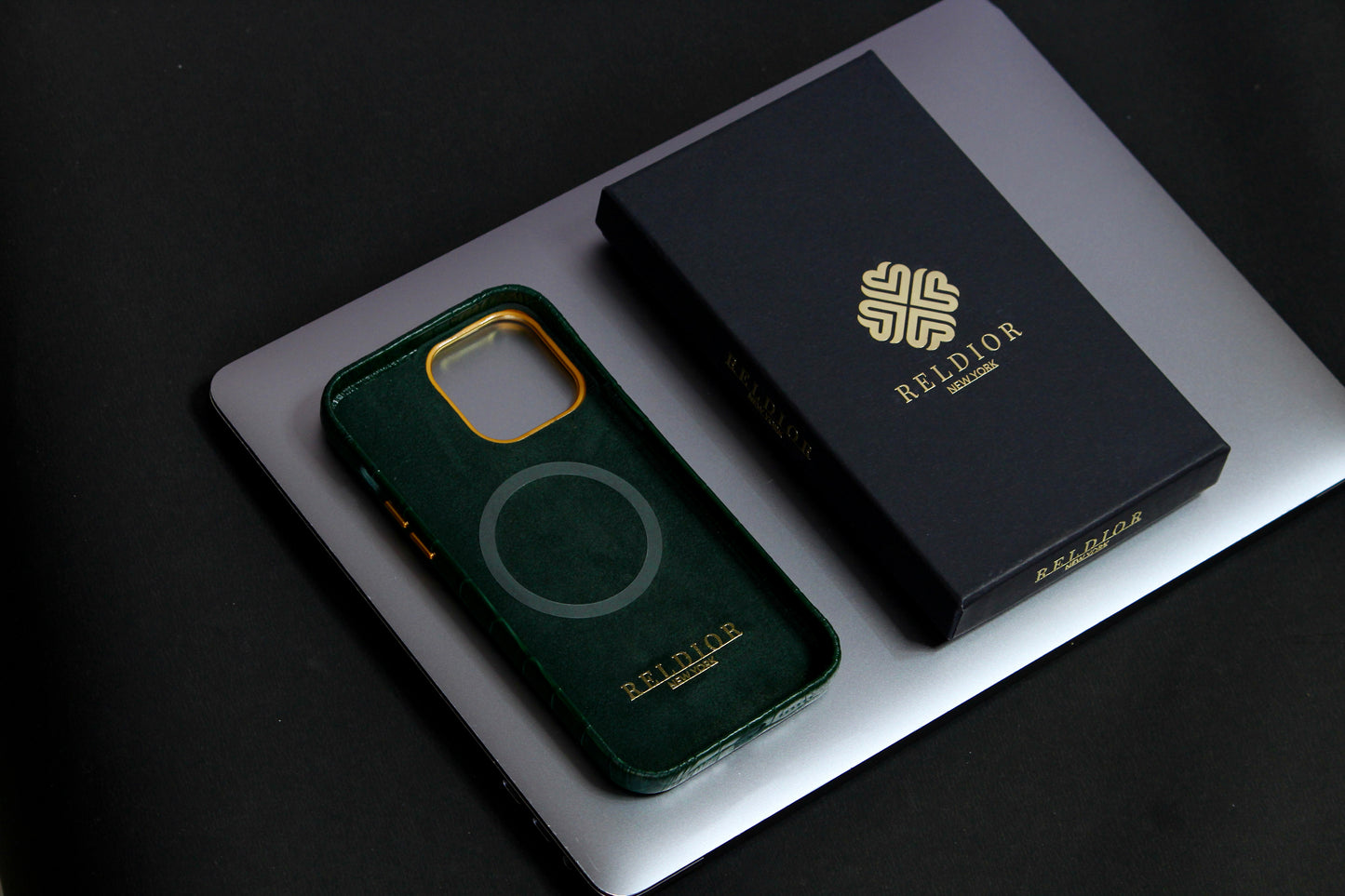 Sequoia Green apple back case