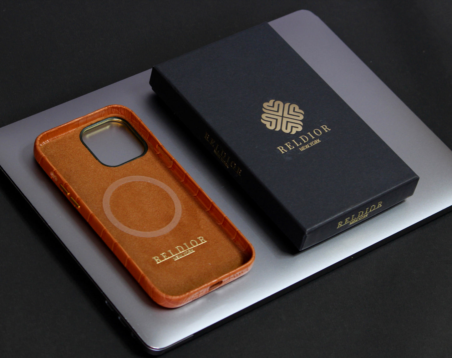MagSafe Saddle Brown Leather iPhone Cover