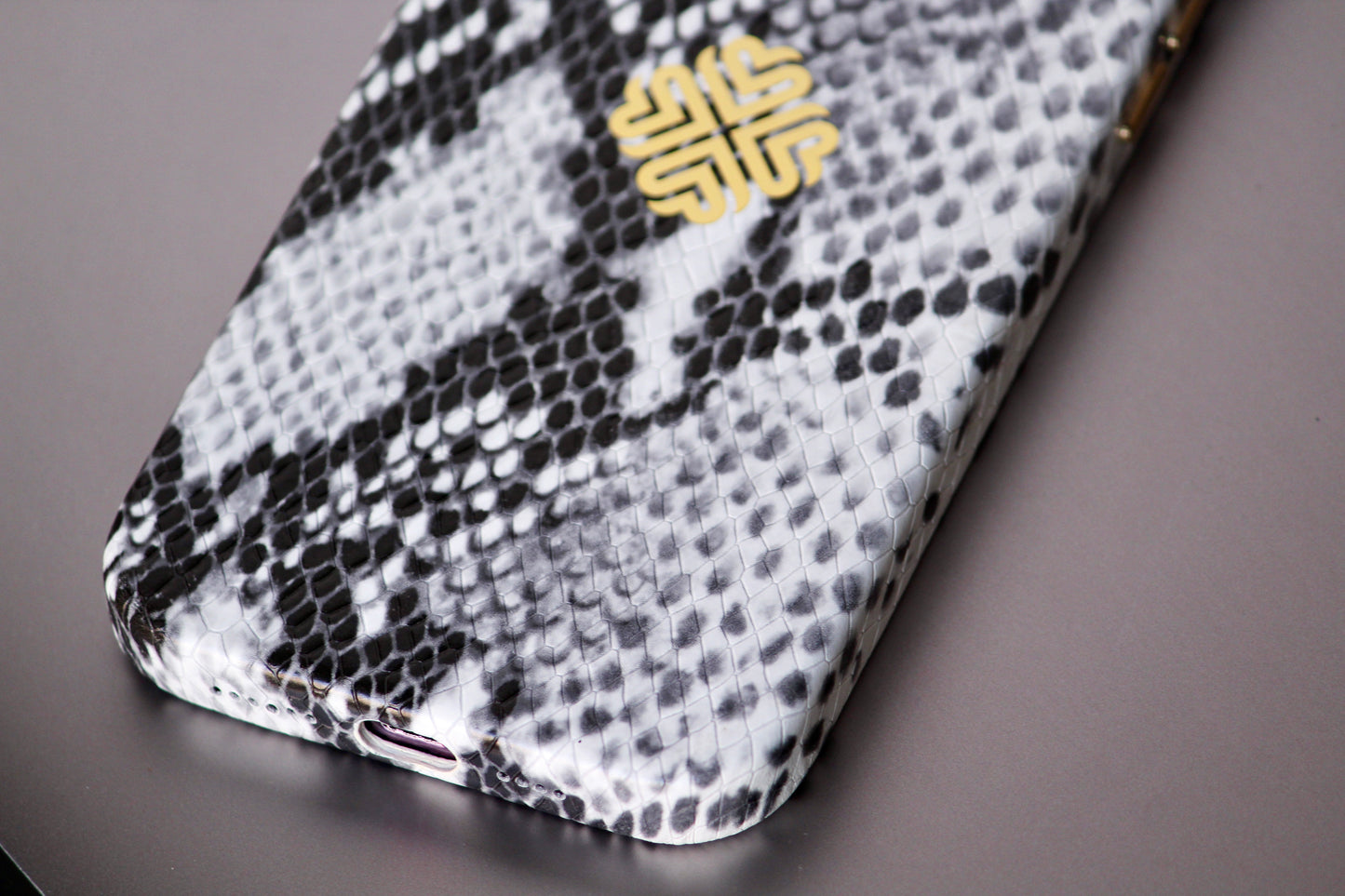 Natural Python | MagSafe Premium Leather Luxury iPhone Cover