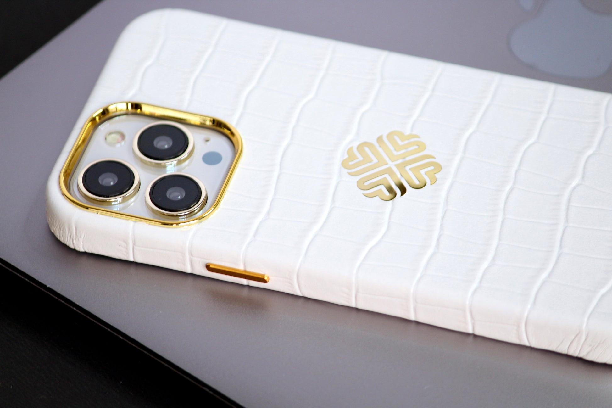 Luxury White Gold iPhone Case – New Drip Official™