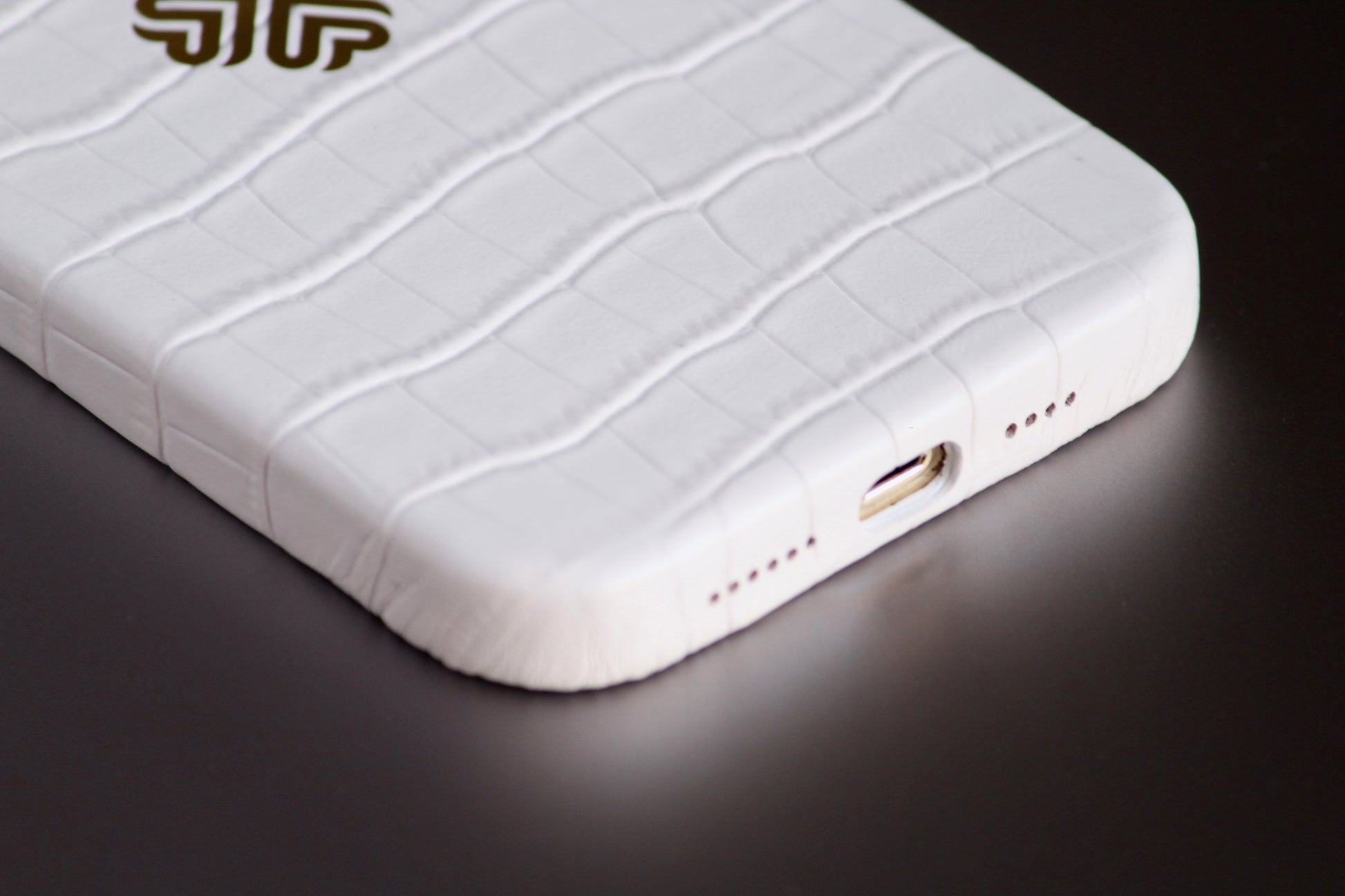 Rich White Leather iPhone Cover by Reldior